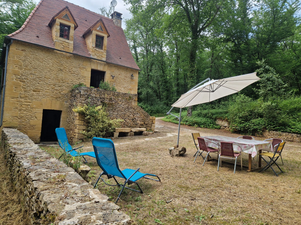 suquette-salon-de-jardin